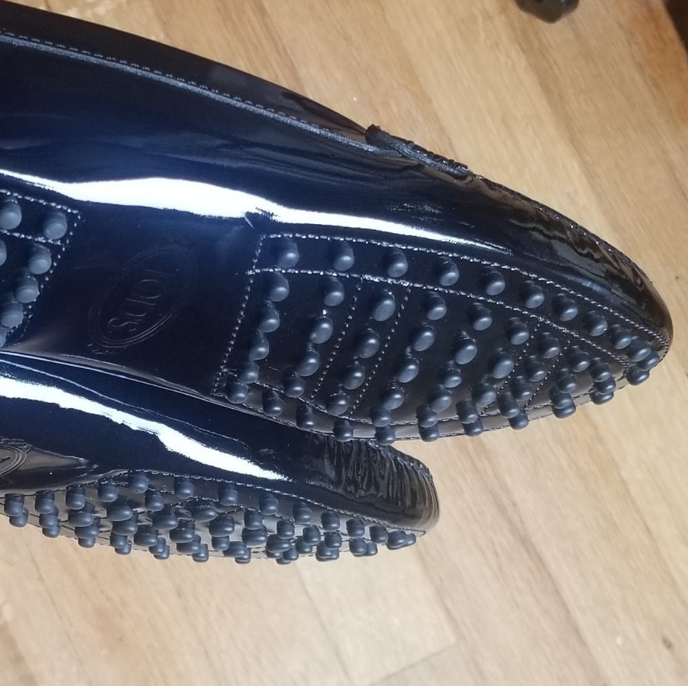 NWOT- Tods Patent Leather Gommini